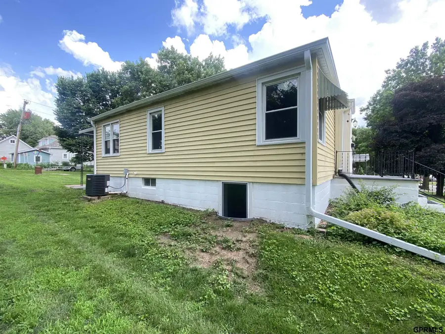 2212 Crook Street, Falls City, NE 68355 - #3