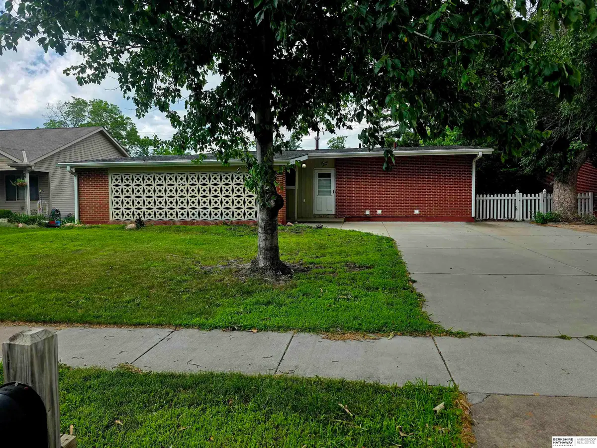 7030 S Wedgewood Drive, Lincoln, NE 68510 - #1