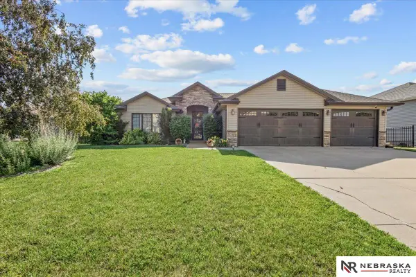 7530 Sonatta Court, Lincoln, NE 68516
