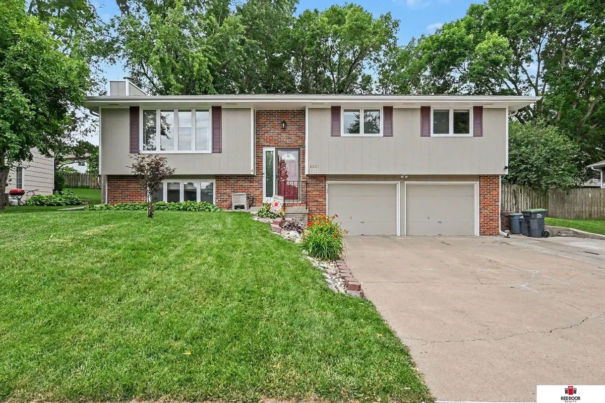 8021 Myrtle Street, Lincoln, NE 68506 - #1