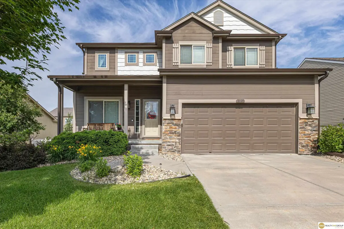 8820 N 156 Avenue, Bennington, NE 68007 - #1