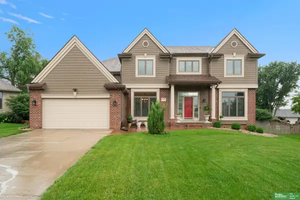 16827 O Circle, Omaha, NE 68135
