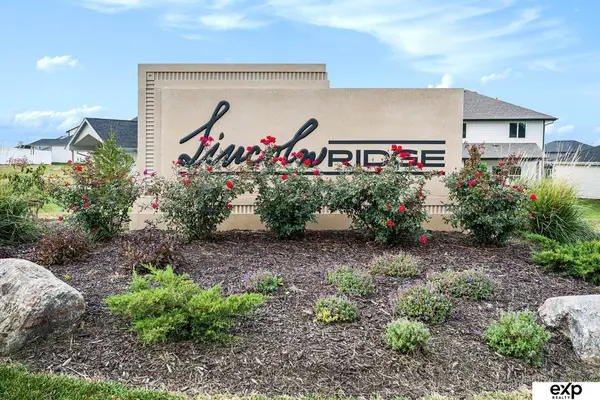 11106 S 217 Street, Gretna, NE 68028