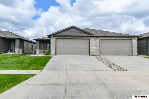 303 Half Moon Drive, Lincoln, NE 68527