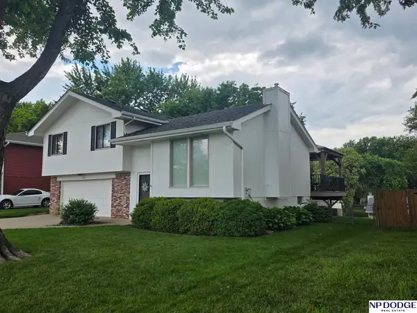 6374 S 136 Street, Omaha, NE 68137