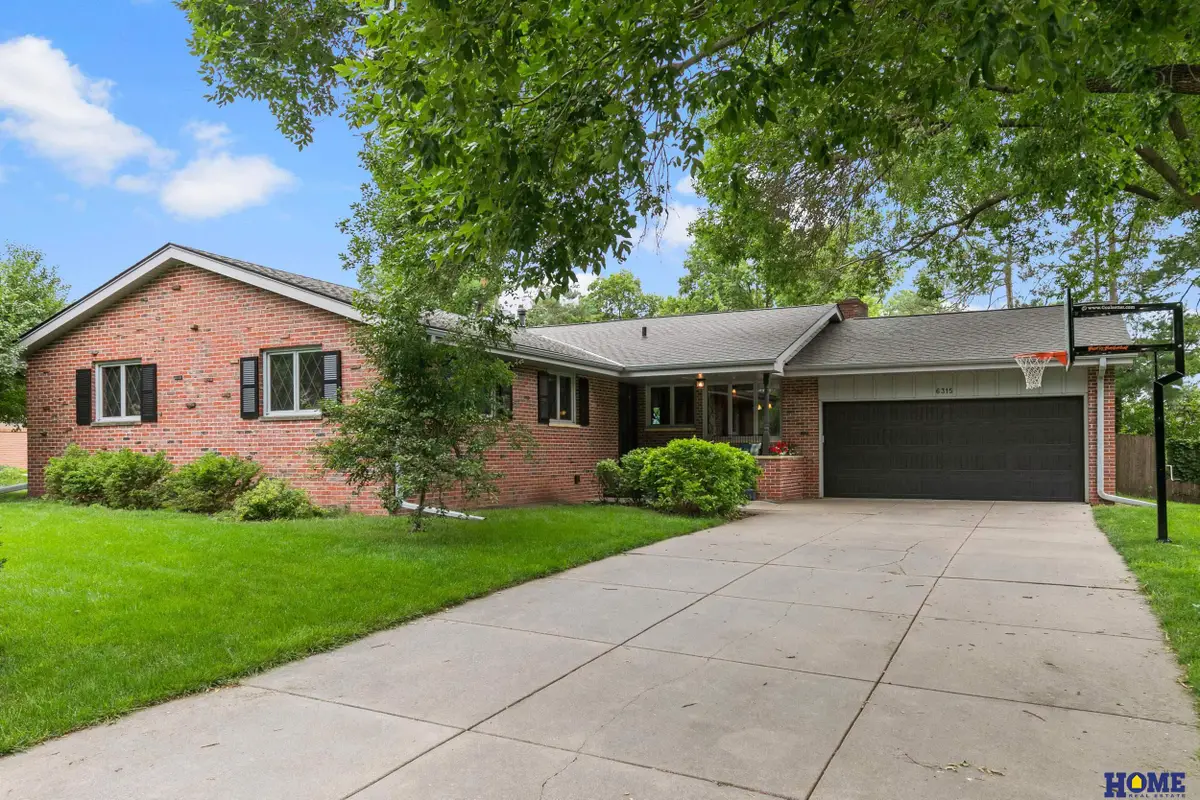6315 Sumner Street, Lincoln, NE 68506 - #1