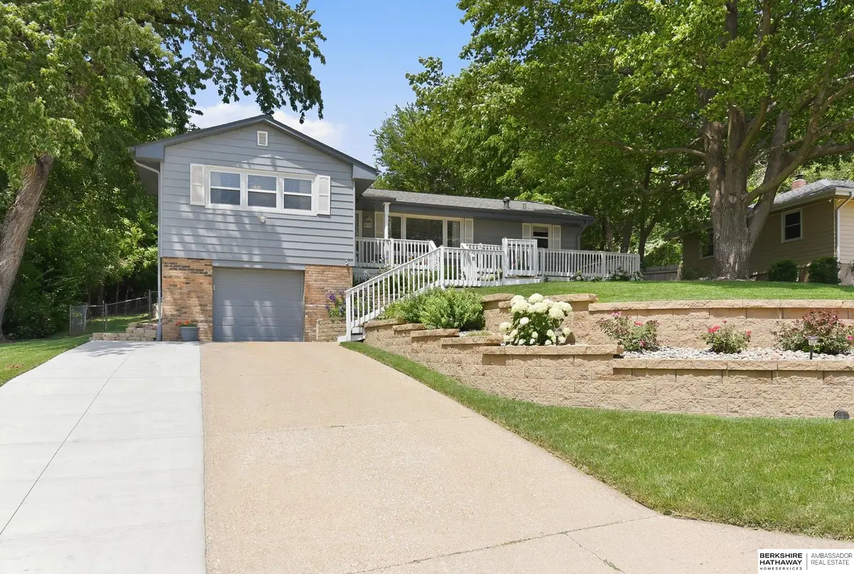 8526 Pinkney Street, Omaha, NE 68134 - #1