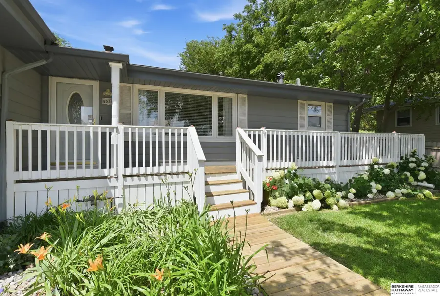 8526 Pinkney Street, Omaha, NE 68134 - #2