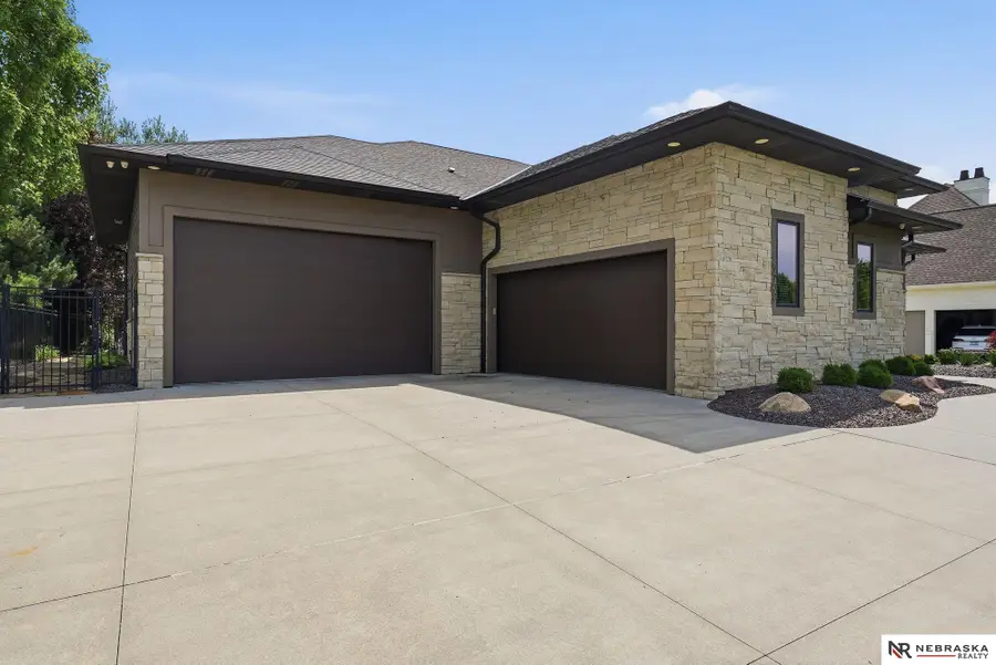 9700 Thornwood Circle, Lincoln, NE 68512 - #3