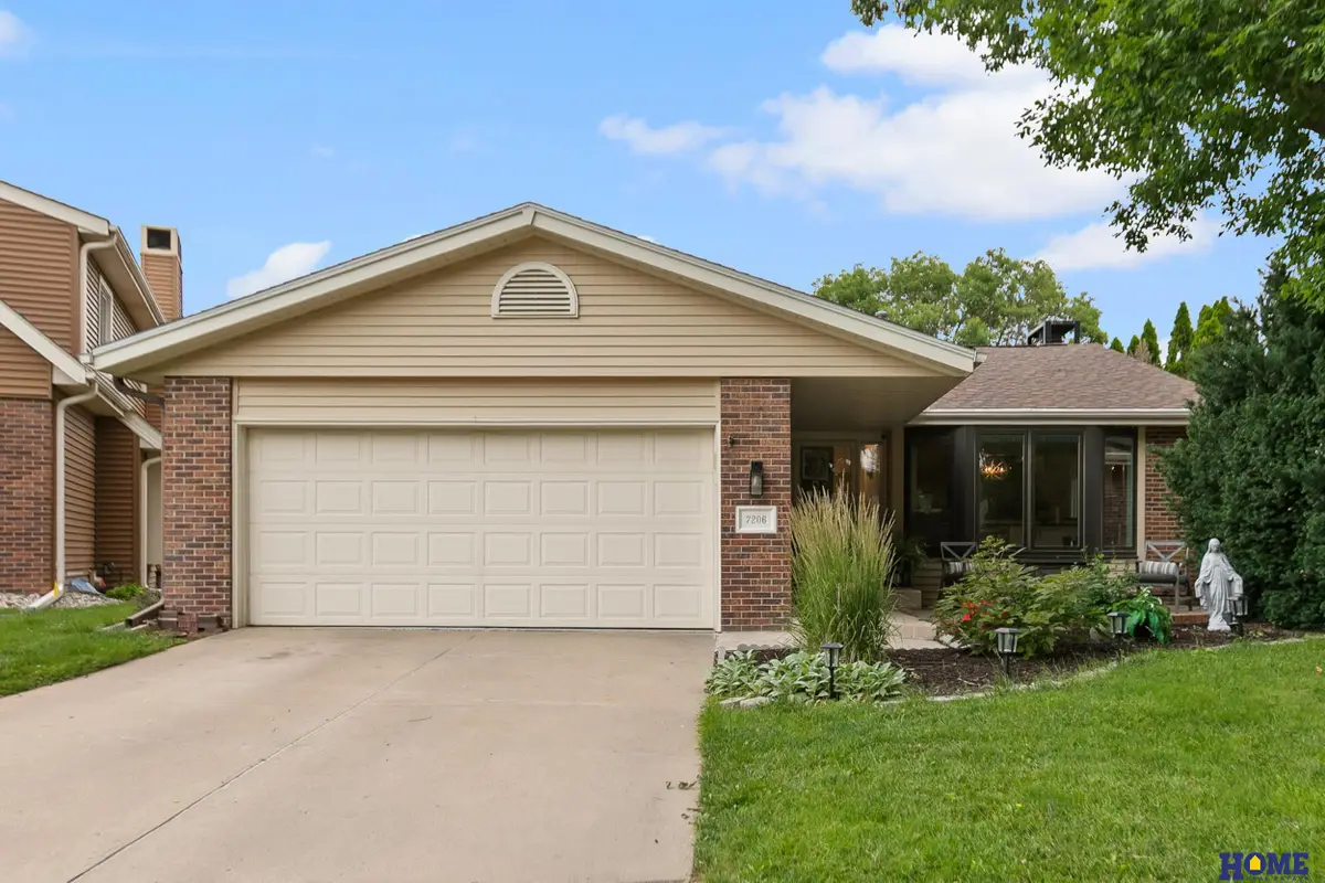 7206 Shamrock Court, Lincoln, NE 68506 - #1