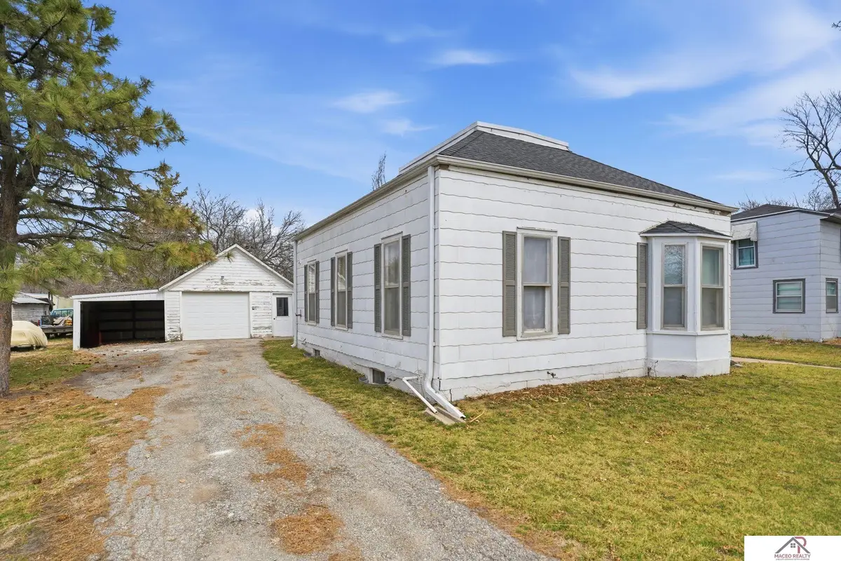 208 E York Street, De Witt, NE 68341 - #1