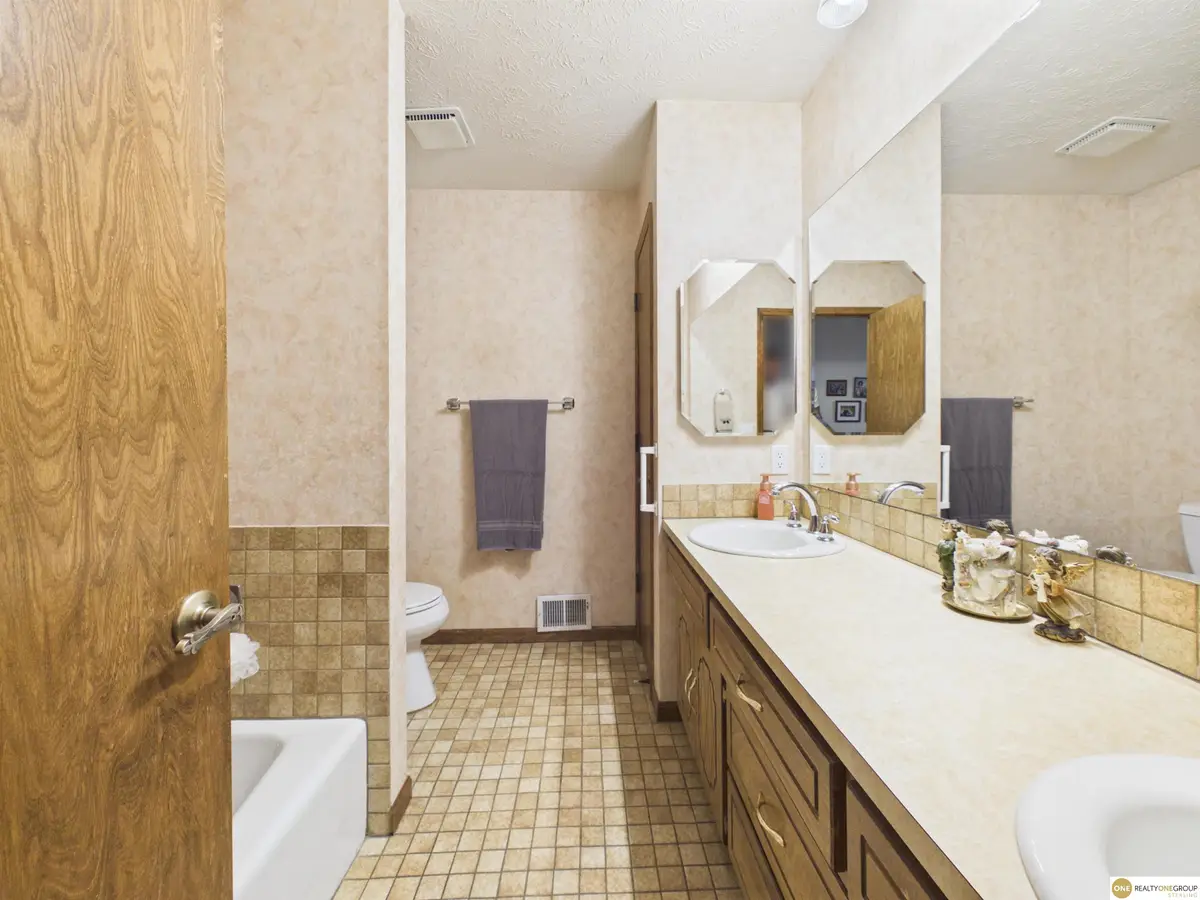 16565 Pasadena Circle, Omaha, NE 68130 - #1