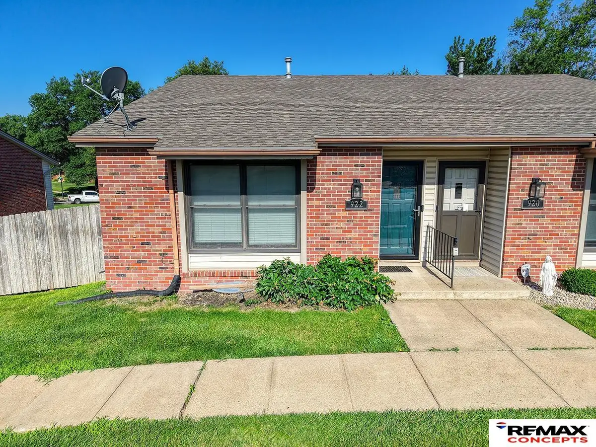 922 Carriage Way, Lincoln, NE 68510 - #1