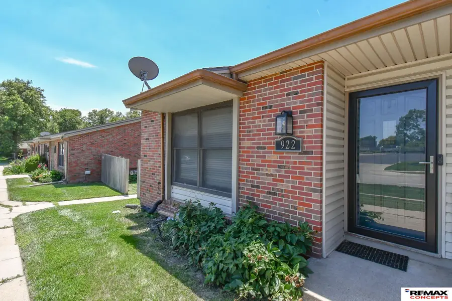 922 Carriage Way, Lincoln, NE 68510 - #2