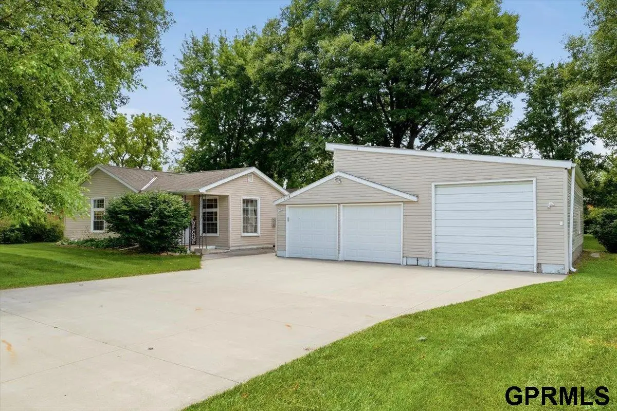 218 N 10th Street, Fort Calhoun, NE 68023 - #1