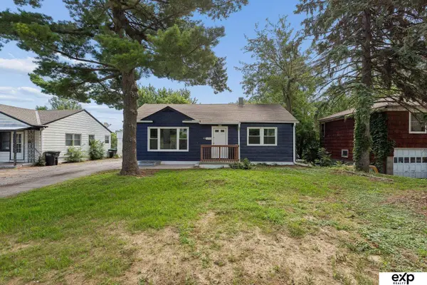 6325 N 37th Street, Omaha, NE 68111