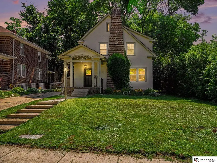 111 S 50th Street, Omaha, NE 68132 - #2