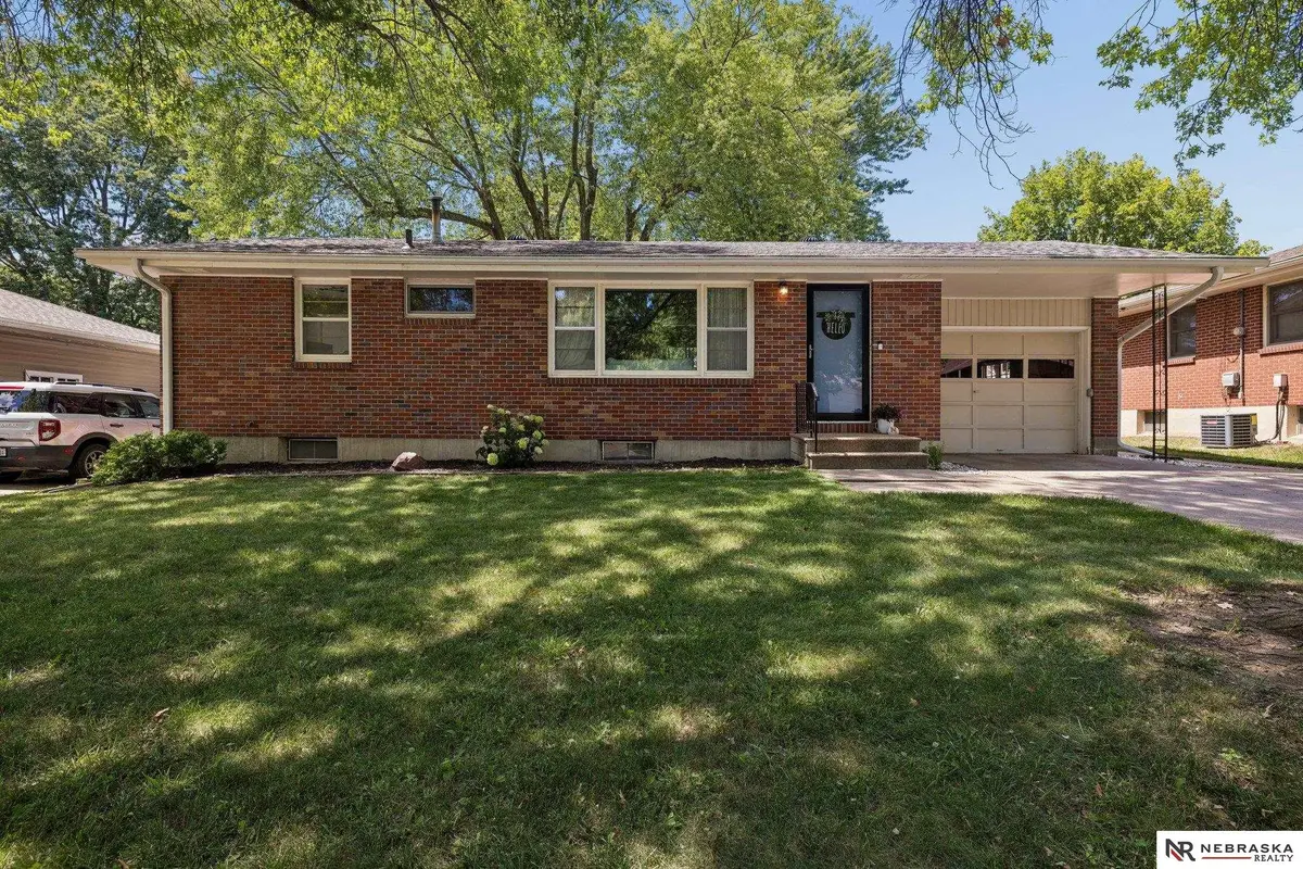 501 Skyway Road, Lincoln, NE 68505 - #1