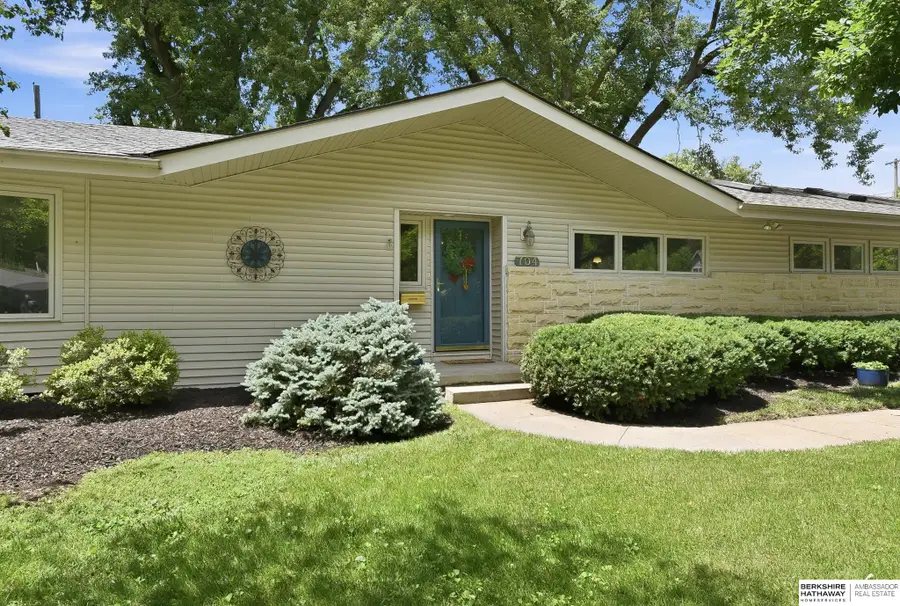 704 Dillon Drive, Omaha, NE 68132 - #2