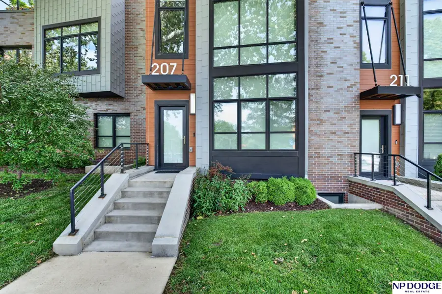 207 S 49th Street, Omaha, NE 68132 - #2