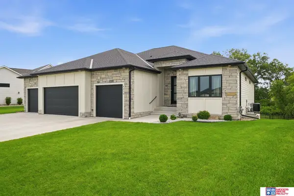 3475 Tree Line Drive, Lincoln, NE 68516