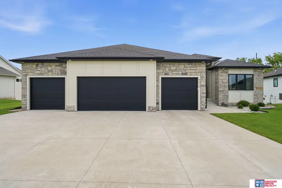 3475 Tree Line Drive, Lincoln, NE 68516 - #3
