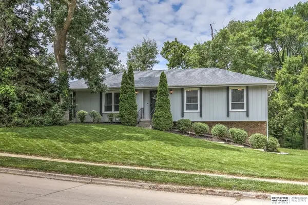 904 S 153 Street, Omaha, NE 68154