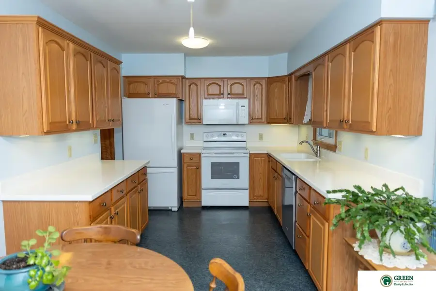 710 N Mayhew Drive, York, NE 68467 - #2