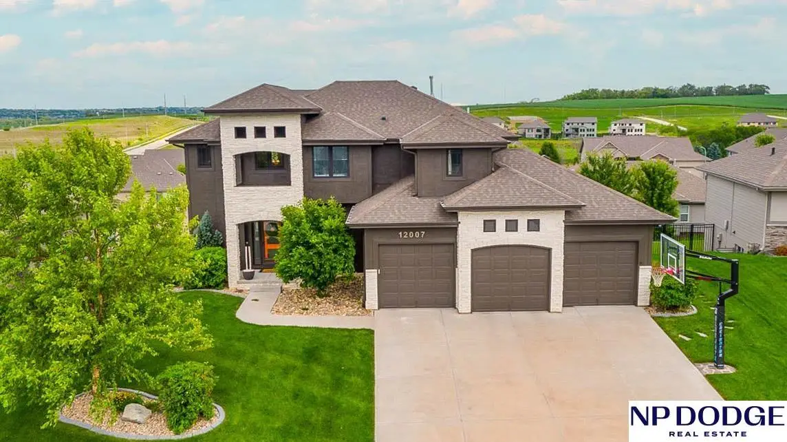 12007 Longshore Avenue, Papillion, NE 68046 - #1