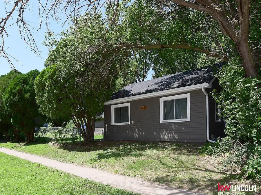 2725 S 17th Street, Lincoln, NE 68502 - #3