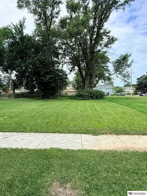 2416 N 17 Street, Omaha, NE 68110
