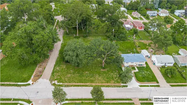 3941 Nebraska Avenue, Omaha, NE 68111