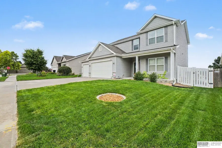 4606 Hansen Avenue, Papillion, NE 68133 - #3