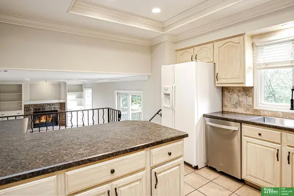 16010 Rolling Ridge Road, Omaha, NE 68135