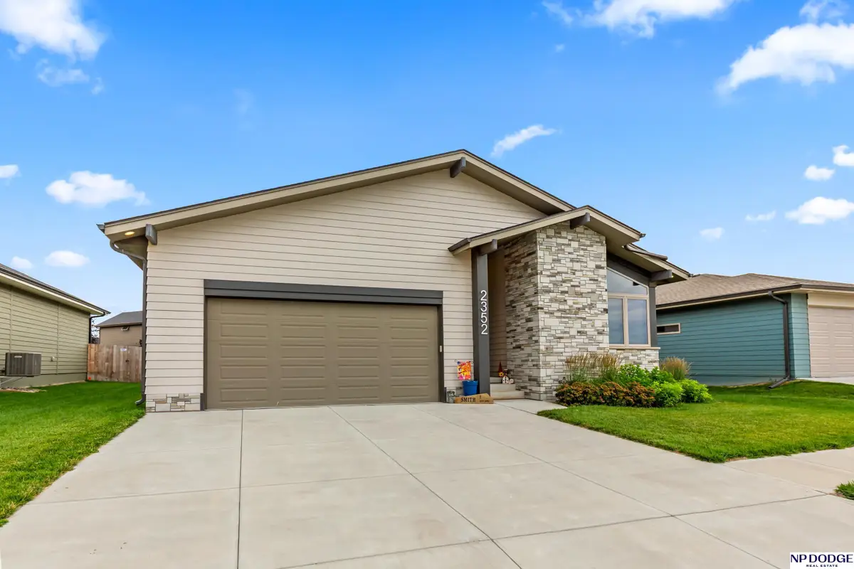 2352 Landing Lane, Blair, NE 68008 - #1
