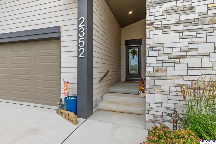 2352 Landing Lane, Blair, NE 68008 - #2