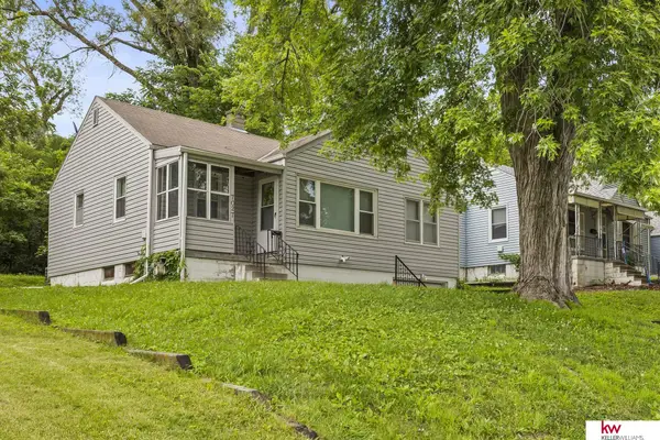 7027 N 33rd Street, Omaha, NE 68112