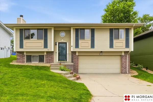 8717 S 139 Street, Omaha, NE 68138