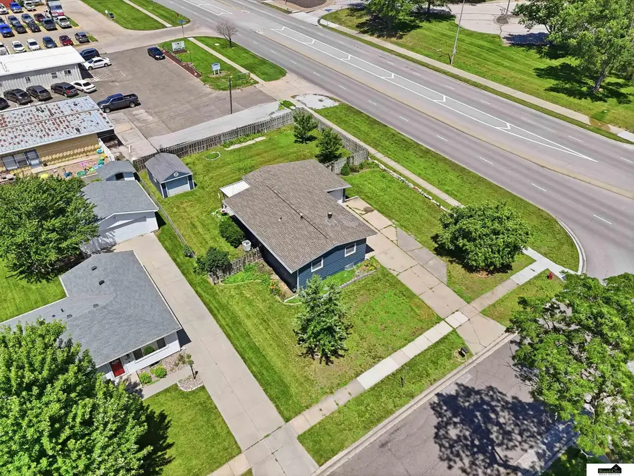 8340 Chestnut Lane, Lincoln, NE 68510 - #3