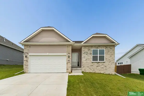 9806 Osprey Lane, Papillion, NE 68046