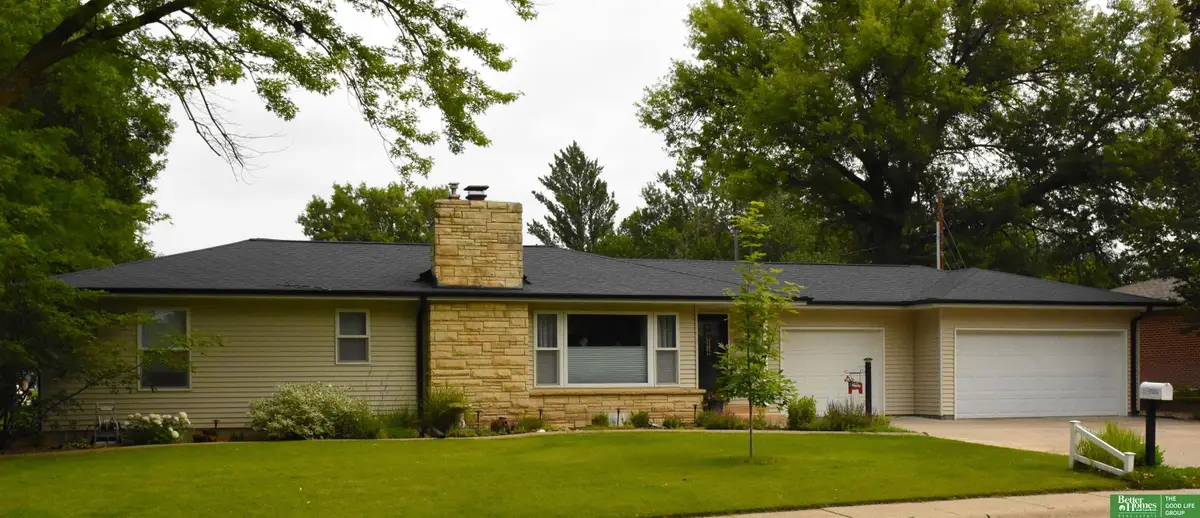 16 Fairview Drive, York, NE 68467-3942 - #1