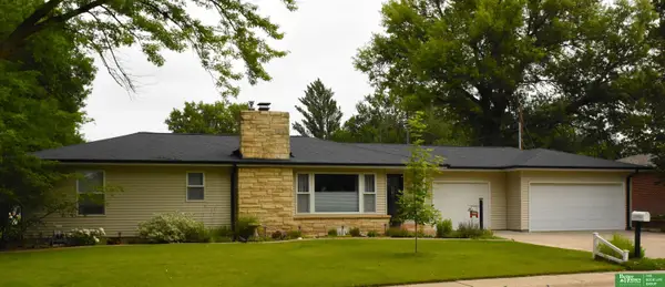 16 Fairview Drive, York, NE 68467-3942