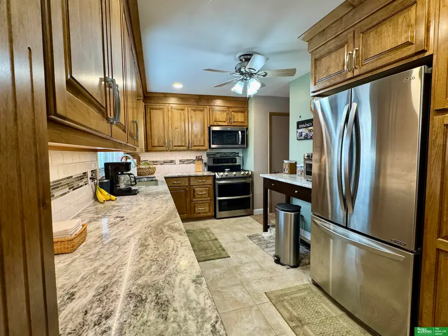 16 Fairview Drive, York, NE 68467-3942 - #3