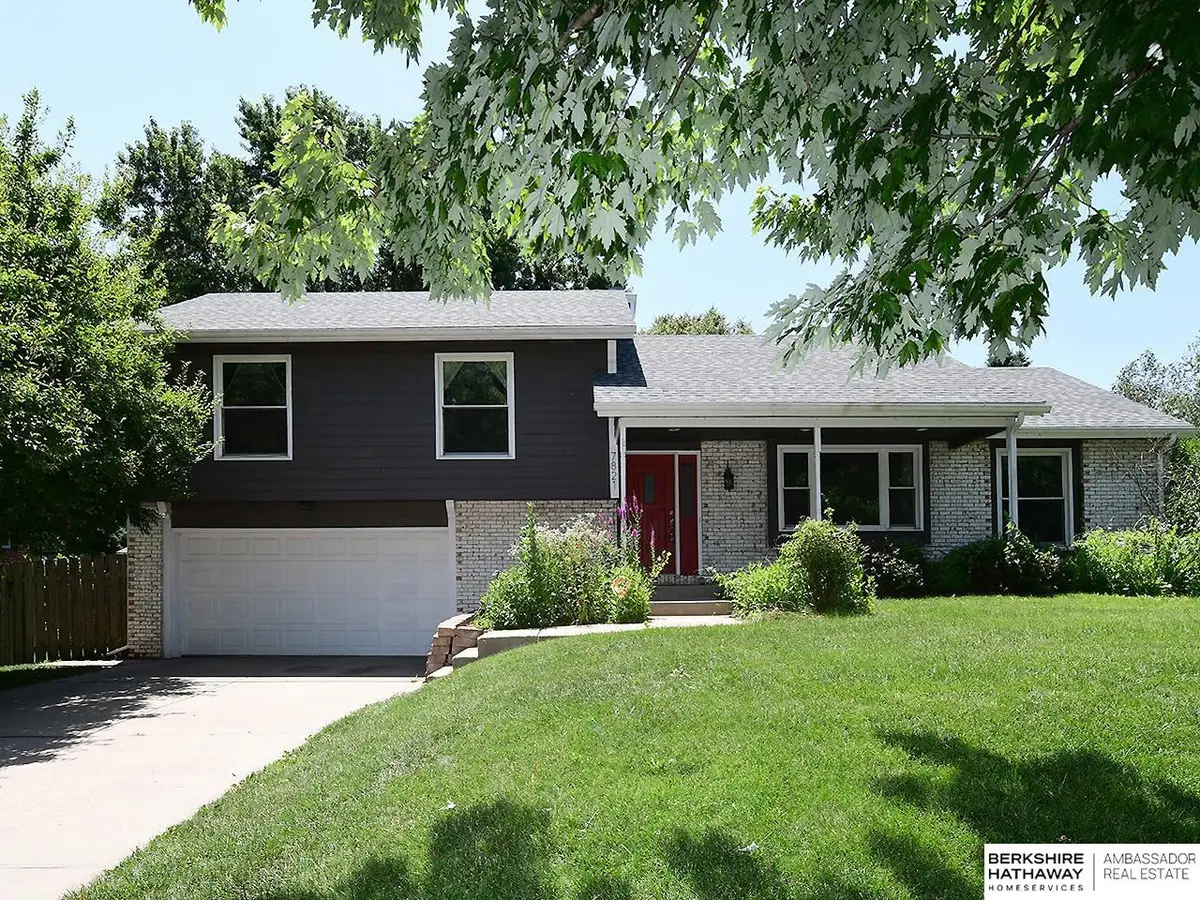 7821 Lake Street, Lincoln, NE 68506 - #1