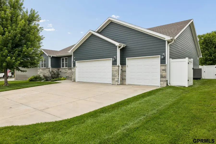 4800 S 75th Street, Lincoln, NE 68516 - #3