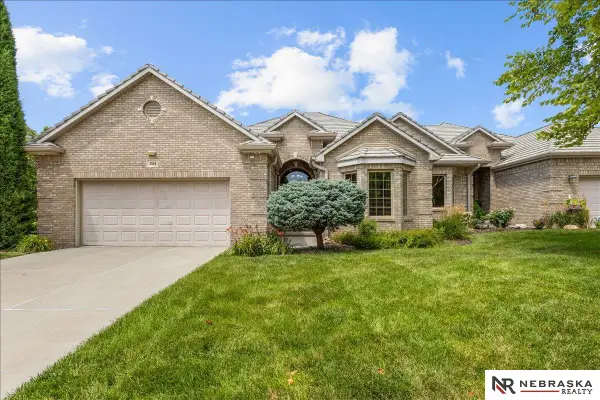 2114 Stone Creek Loop North, Lincoln, NE 68512