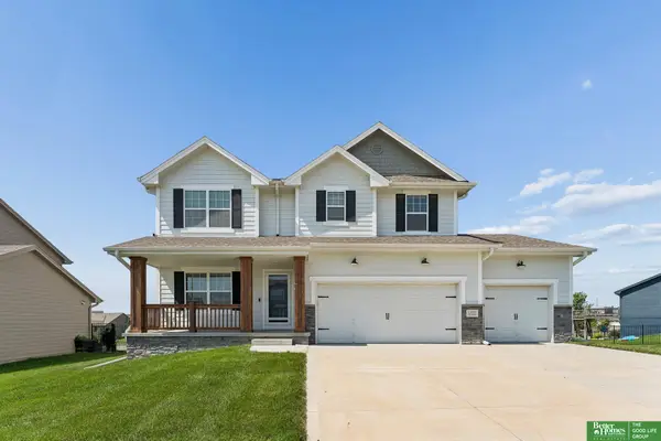 11021 Cove Hollow Drive, Papillion, NE 68046