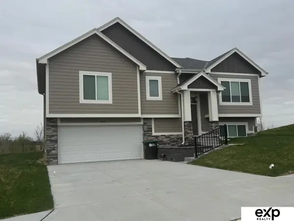 4009 N 215th Street, Omaha, NE 68022