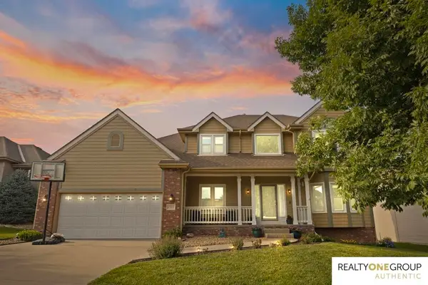 17812 Washington Circle, Omaha, NE 68135-3023