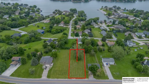 1917 Rock Bluff Road, Plattsmouth, NE 68048